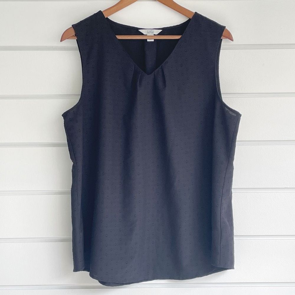 Croft And Barrow Women's Black Swiss Dot V-Neck Sleeveless Blouse Size XXL